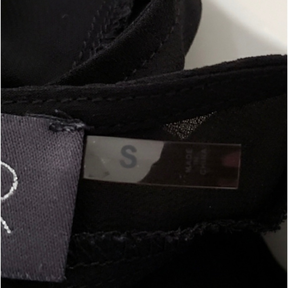 ASTR The Label Black Sleeveless Sheer Floral Top
Size: S - Picture 8 of 11